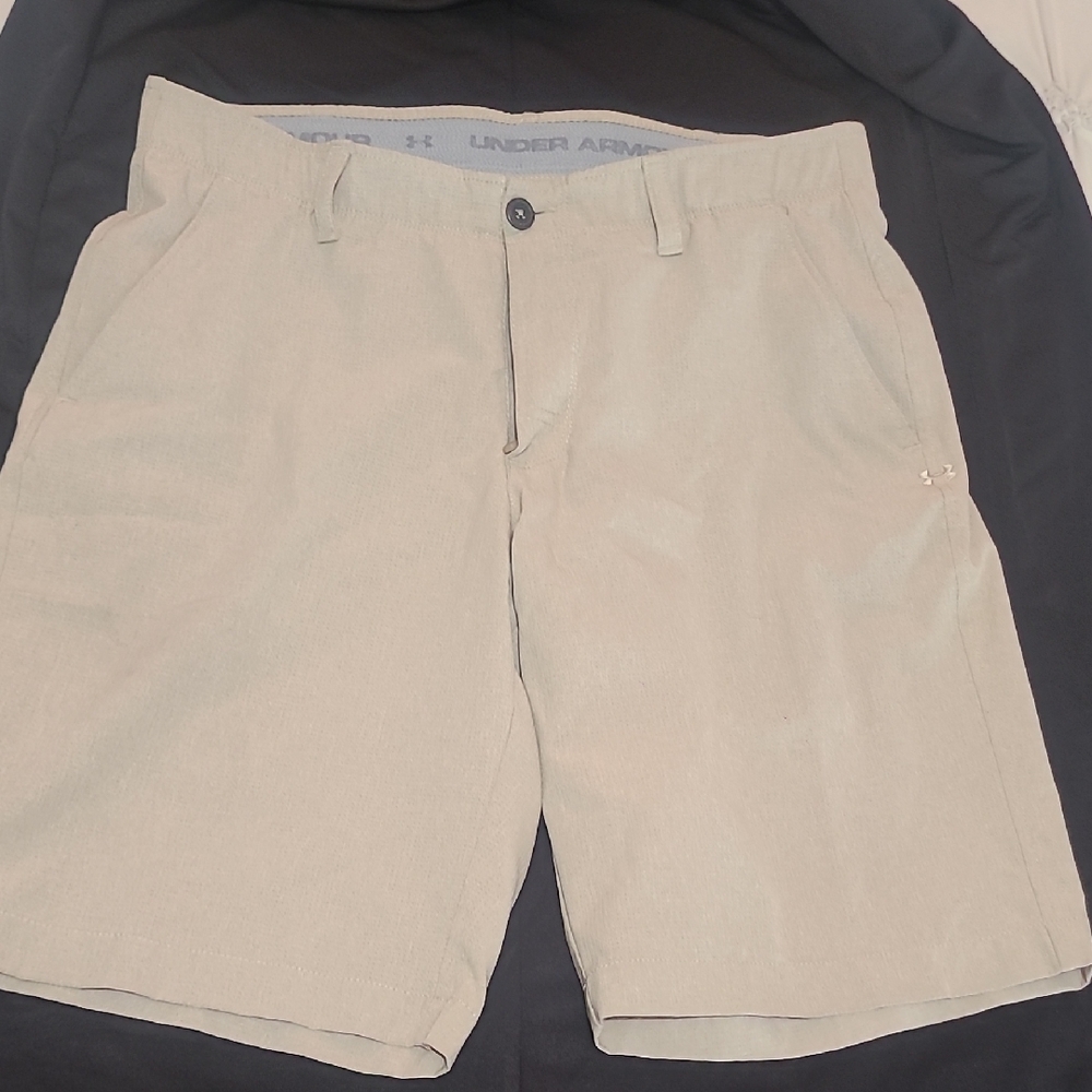 Under Armour Men's Tan Flat Front Shorts